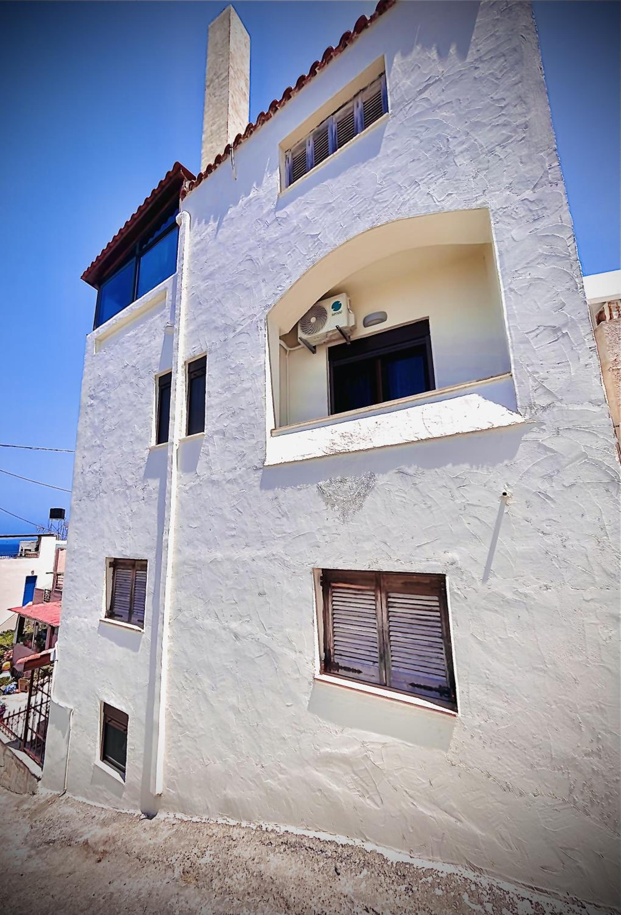 Mandora's Sea View Apartment view 3