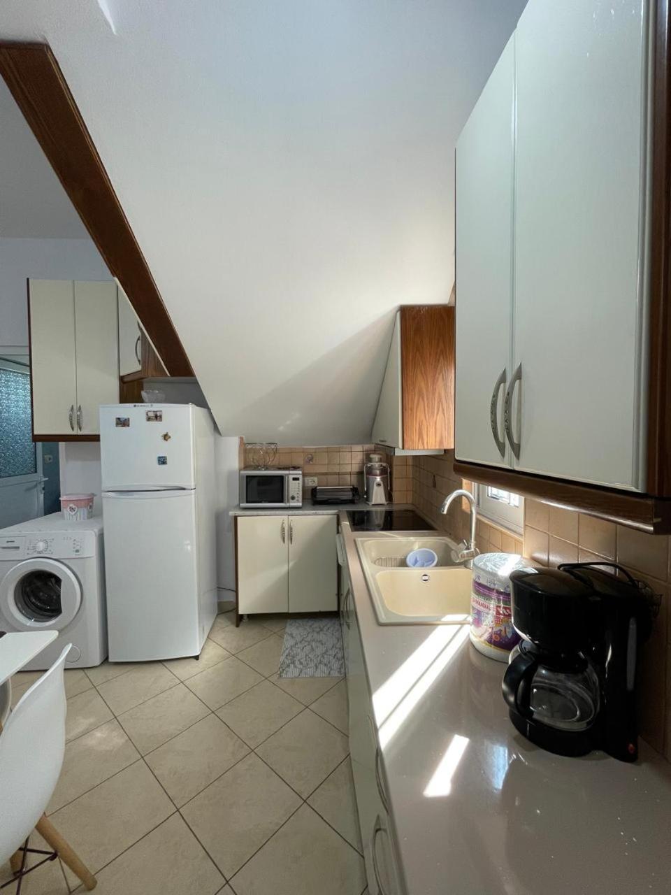 B Apartment 6