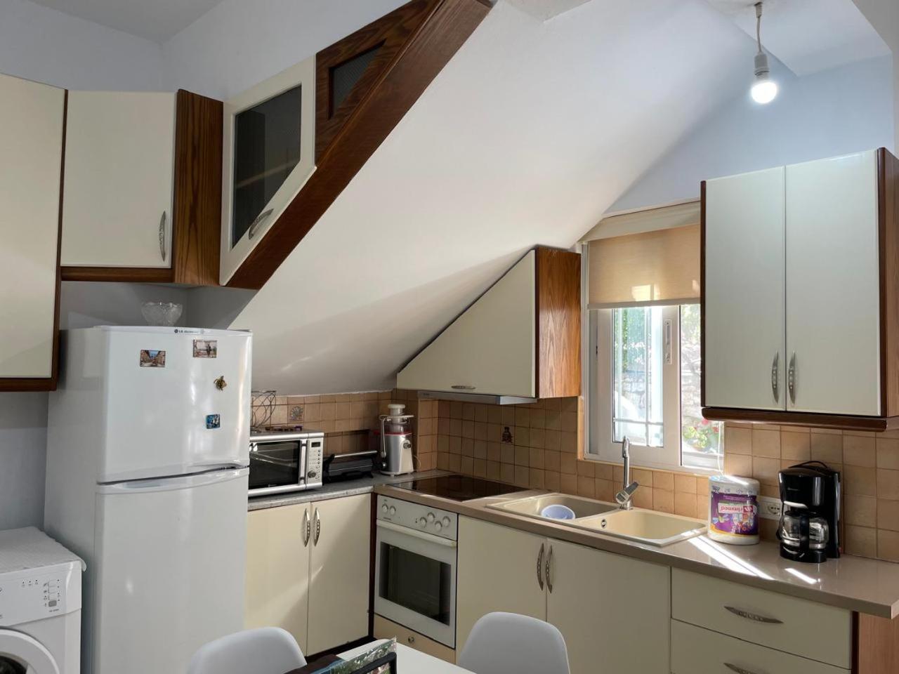 B Apartment 6
