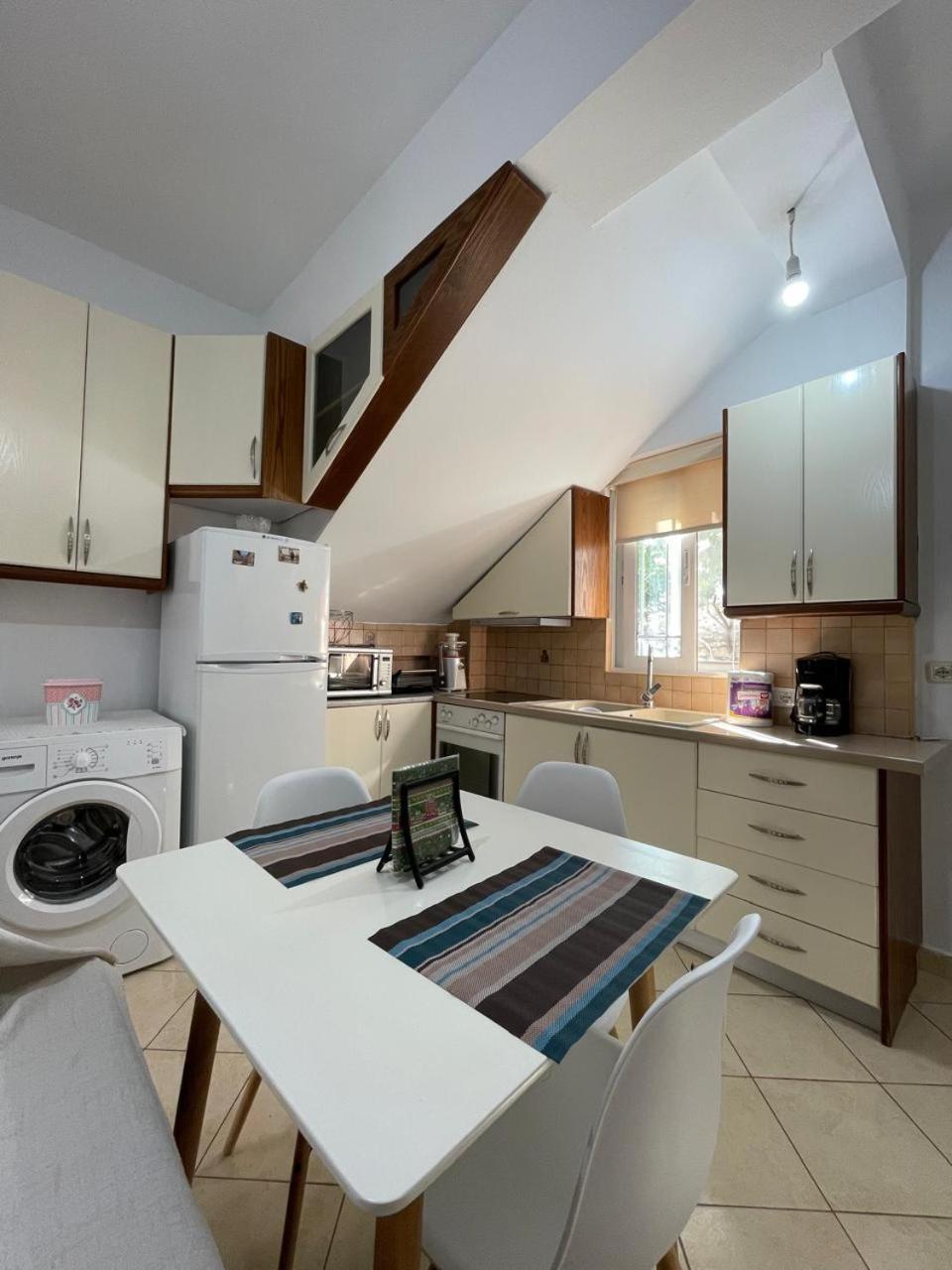 B Apartment 6