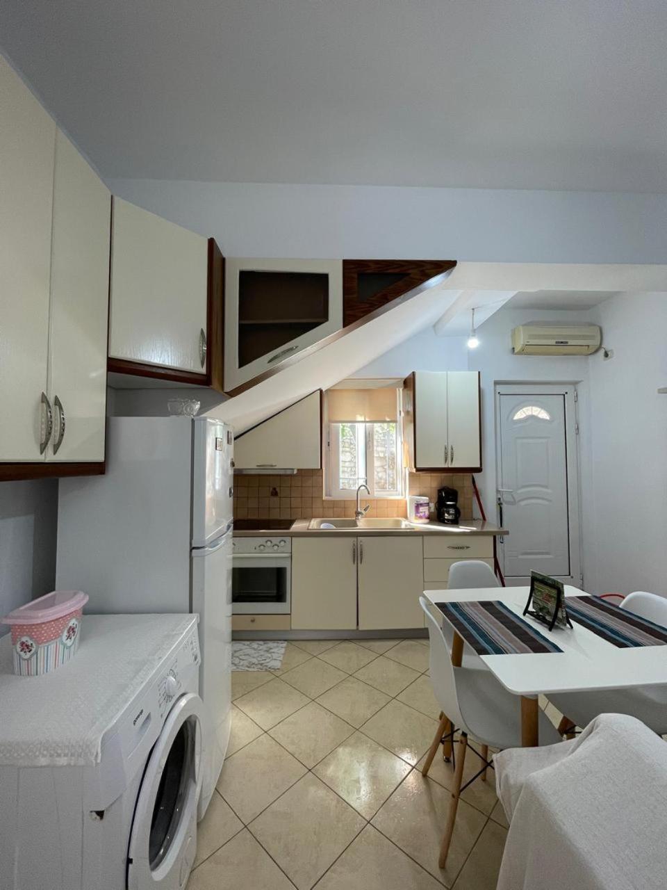 B Apartment 6