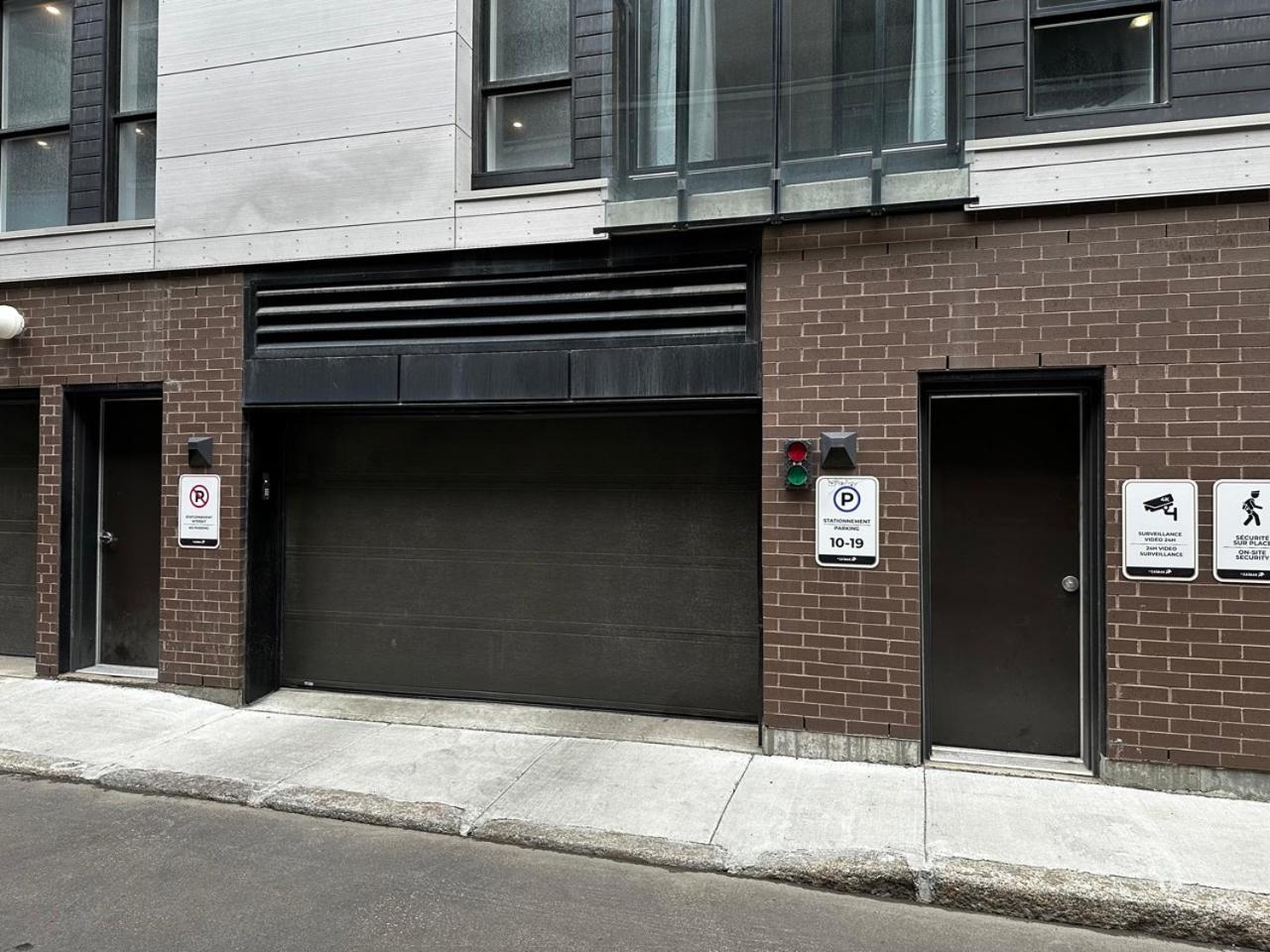 Initial-Matisse- Quebec-parking and pool