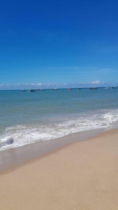 Village em Itacimirim lindo, novo e tranquilo à 400 m da Praia da Espera