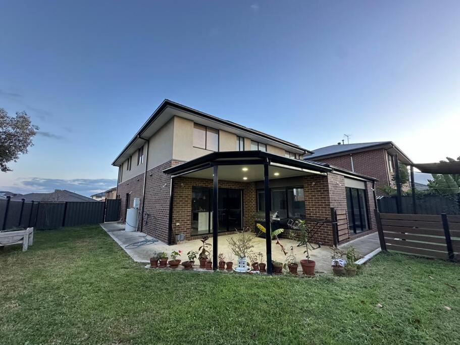 Luxurious 4 Bedroom Home in Prime Location
