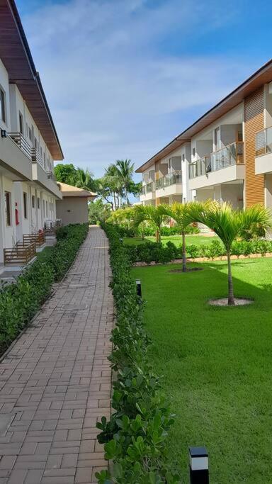 Village em Itacimirim lindo, novo e tranquilo à 400 m da Praia da Espera