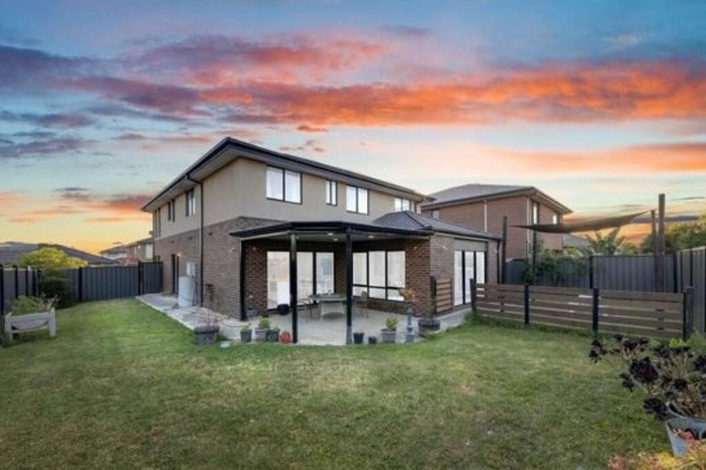 Luxurious 4 Bedroom Home in Prime Location