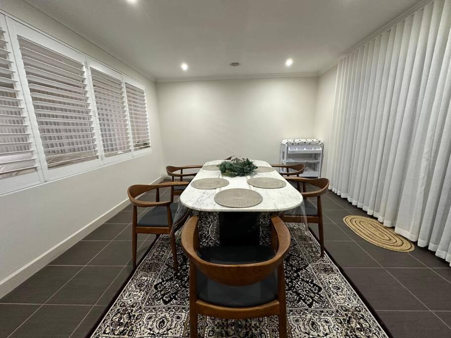 Luxurious 4 Bedroom Home in Prime Location