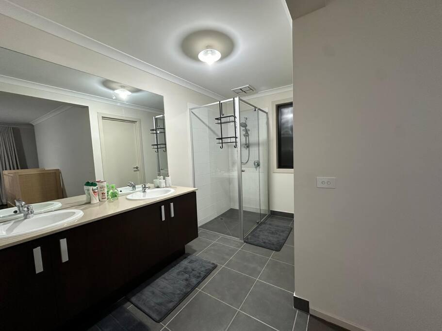 Luxurious 4 Bedroom Home in Prime Location