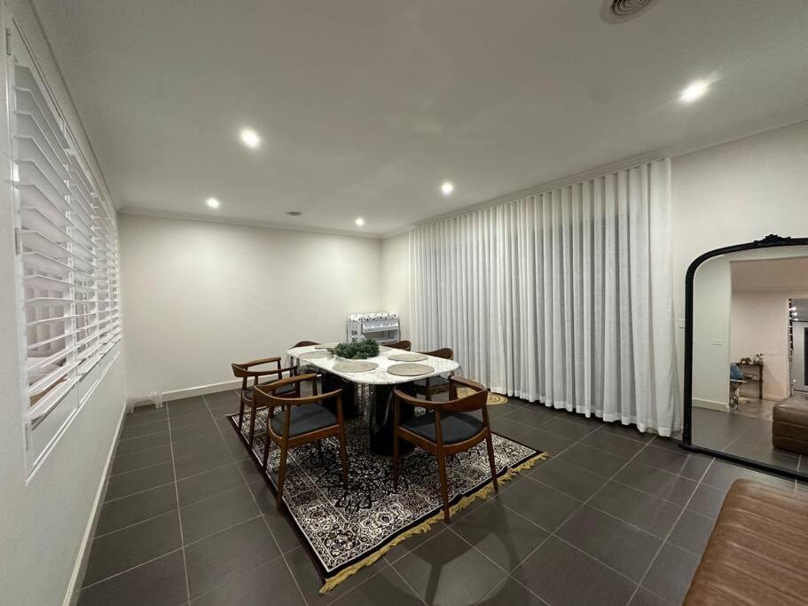 Luxurious 4 Bedroom Home in Prime Location