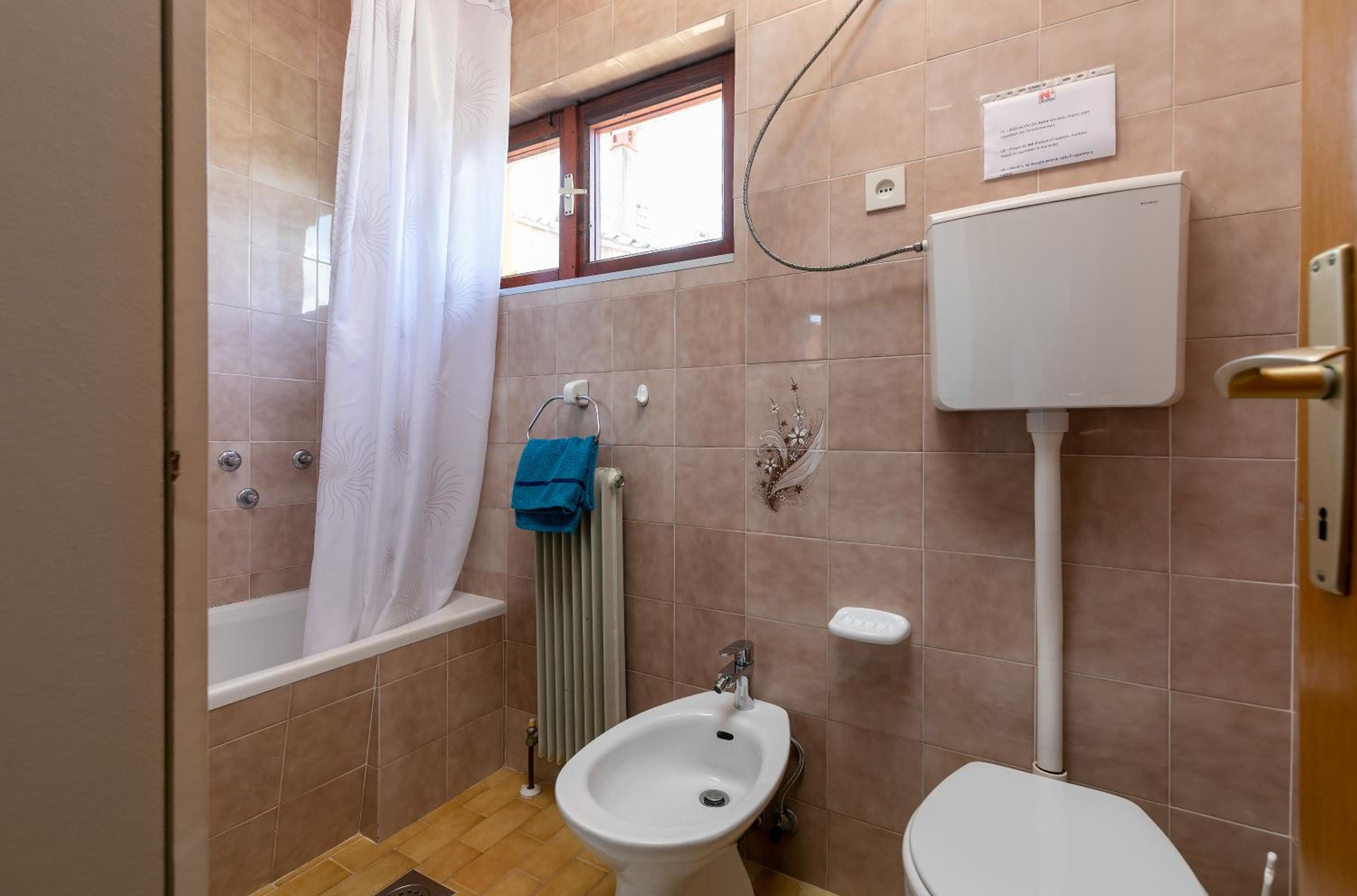 Apartment Waterfall