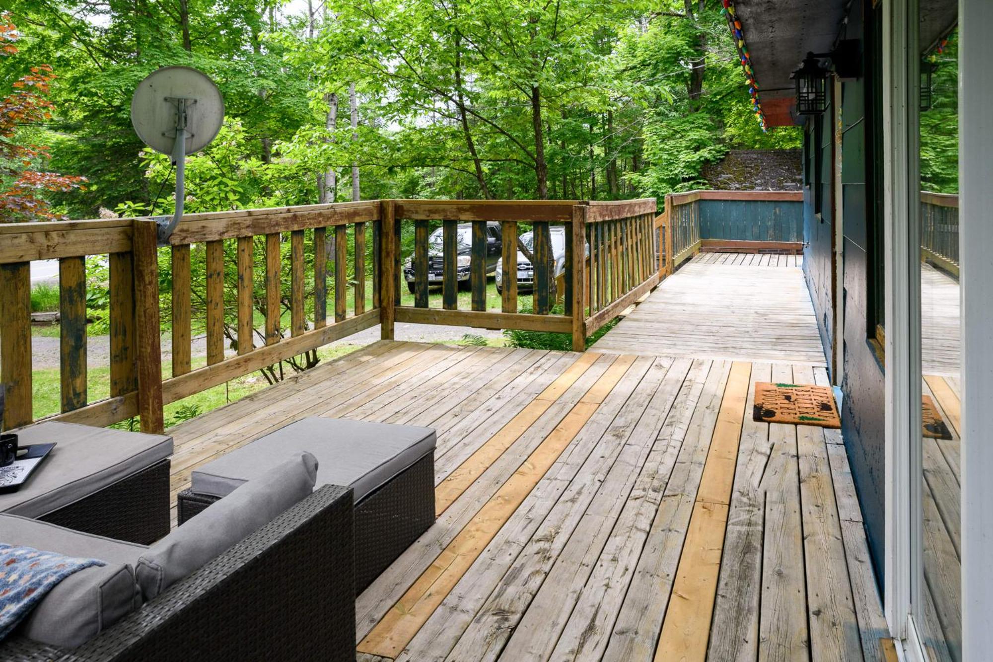 Cozy Cabin in the Forest w BBQ Firepit and More