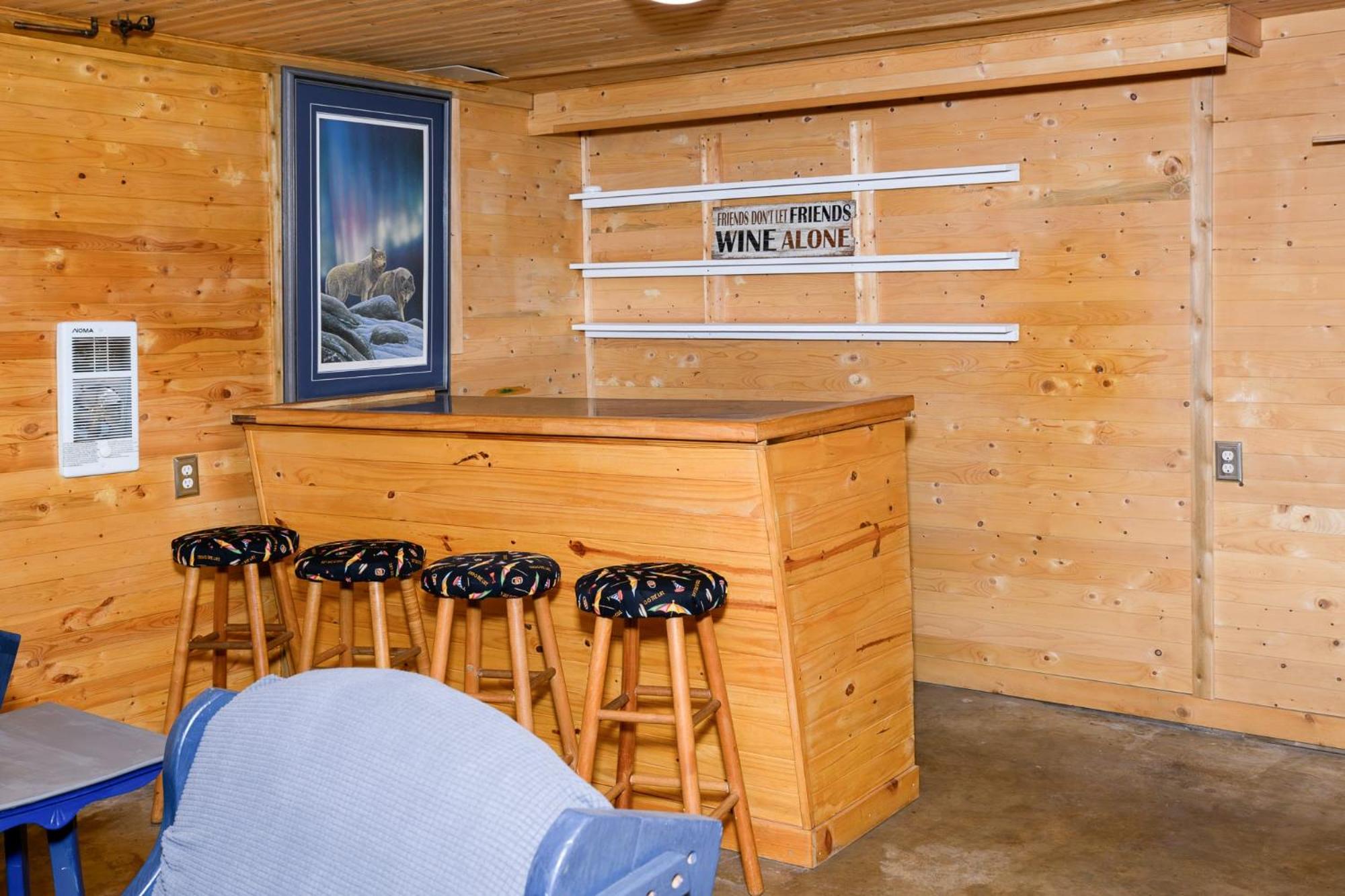 Cozy Cabin in the Forest w BBQ Firepit and More