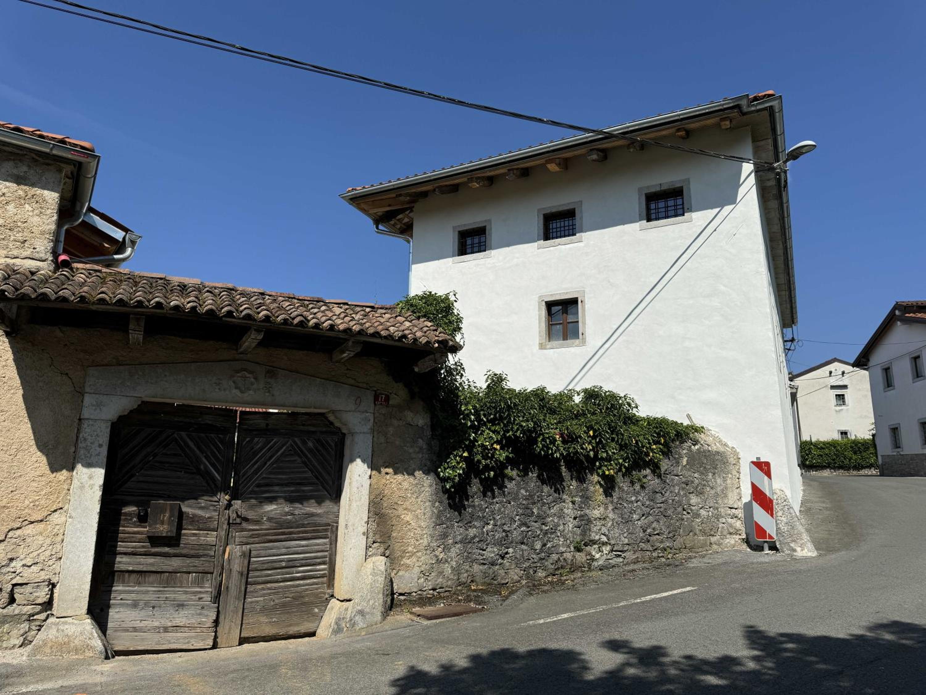 Vila Kobdilj 1835 - Unique Stay in Karst Stone Villa