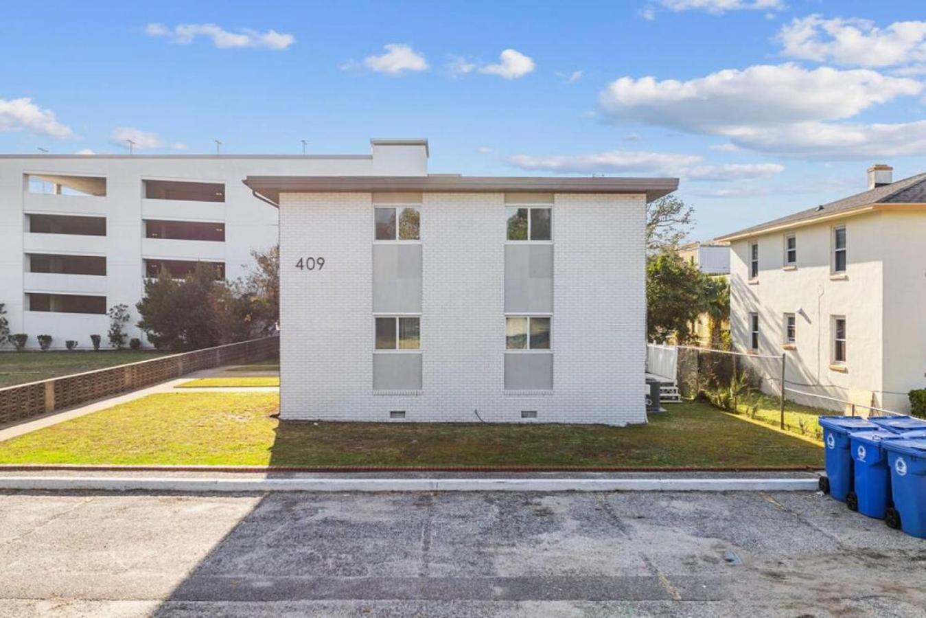 Azul II 2BR • Bright Top-Floor Condo view 3