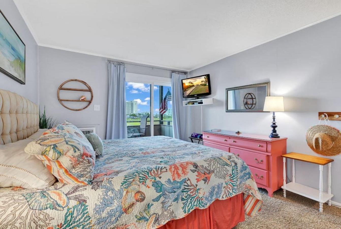 Mariners Cove w Water Views Near Beach 3 Beds