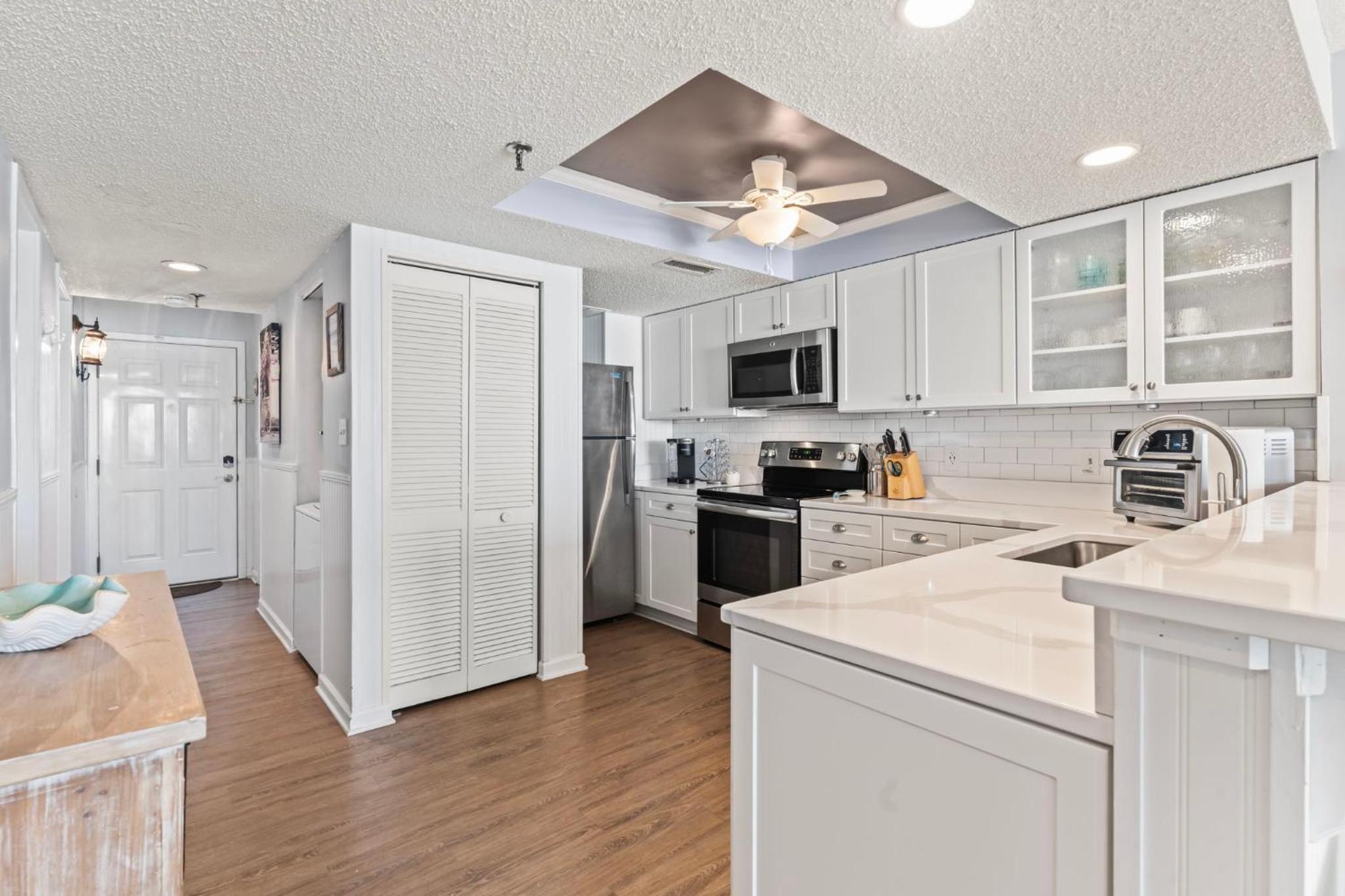 Direct Oceanfront Ocean Drive - Slps 8 - Pools view 5