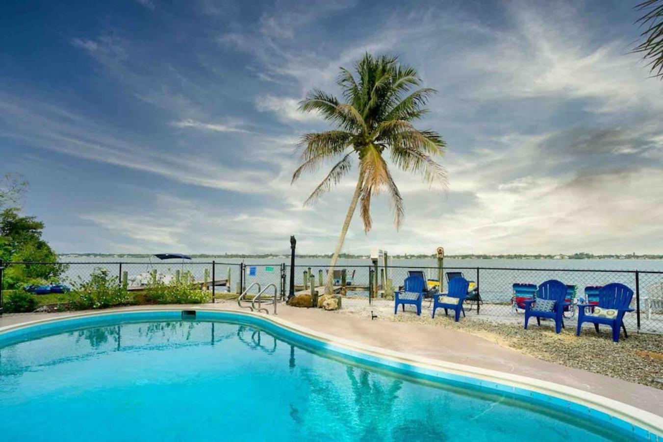 Stunning Bay Waterfront! view 4