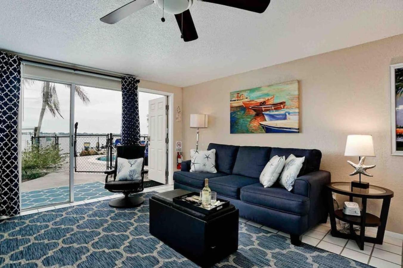 Island Oasis Delights with Extraordinary Bay Views view 4
