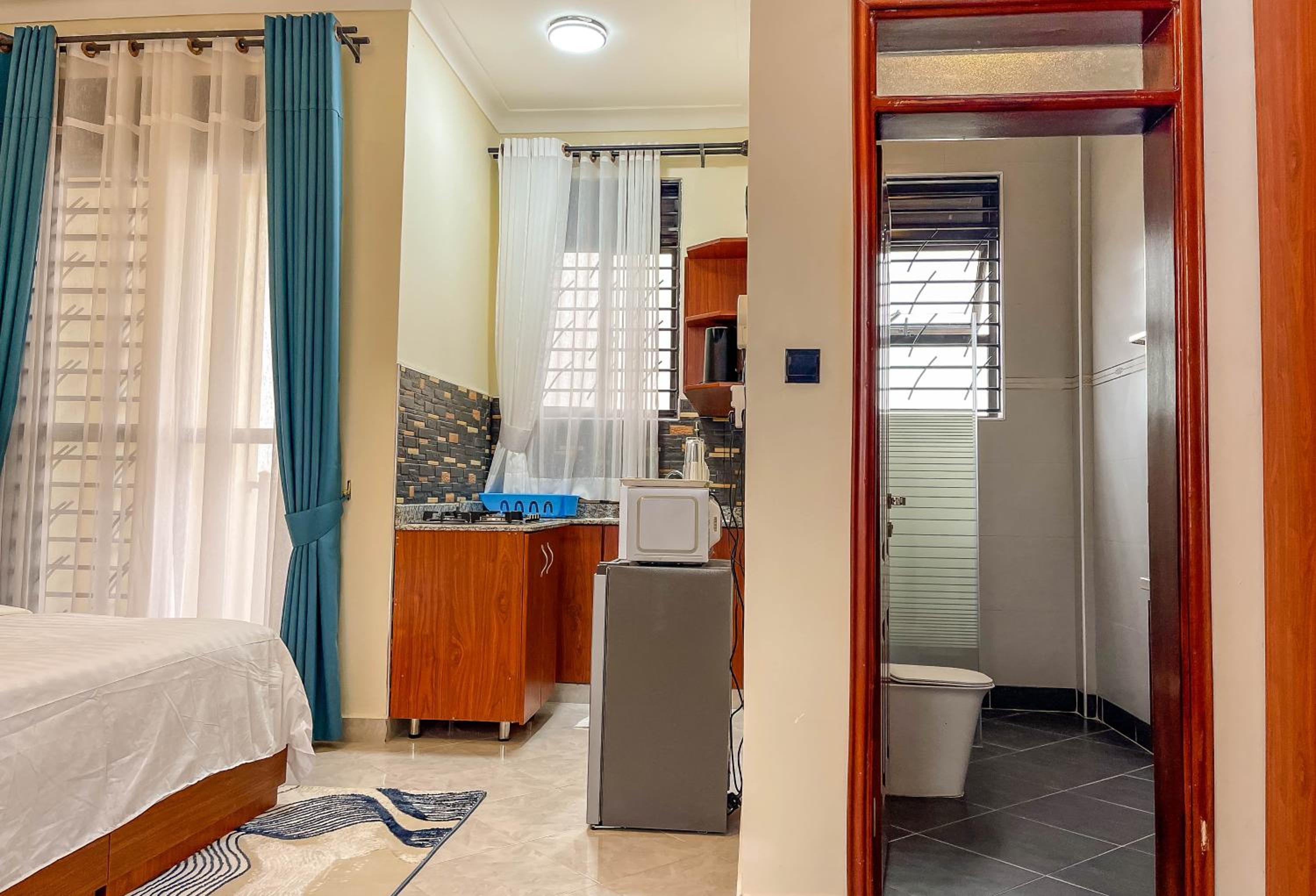 ELEGANT STUDIO APARTMENTS in MUNYONYO