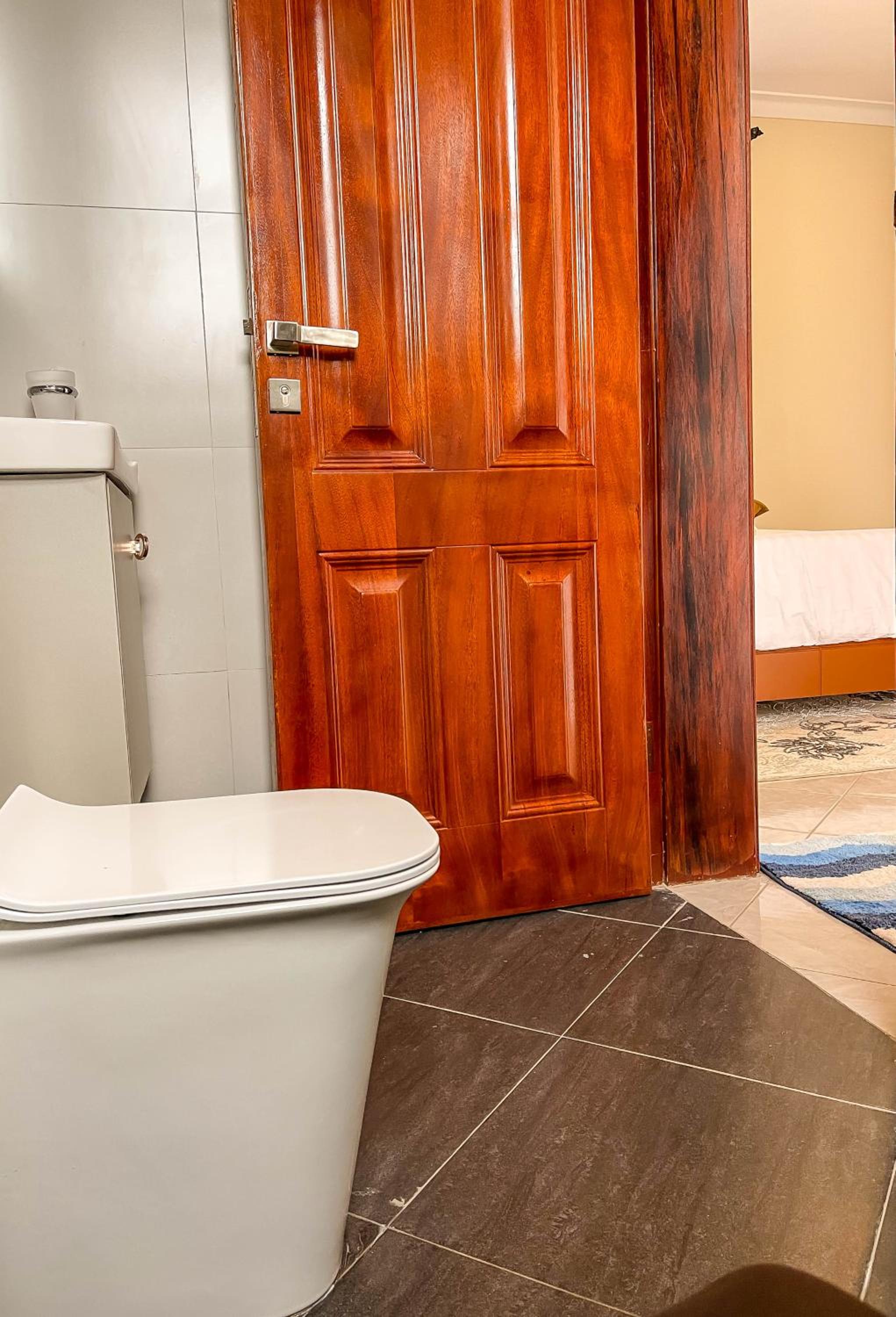 ELEGANT STUDIO APARTMENTS in MUNYONYO