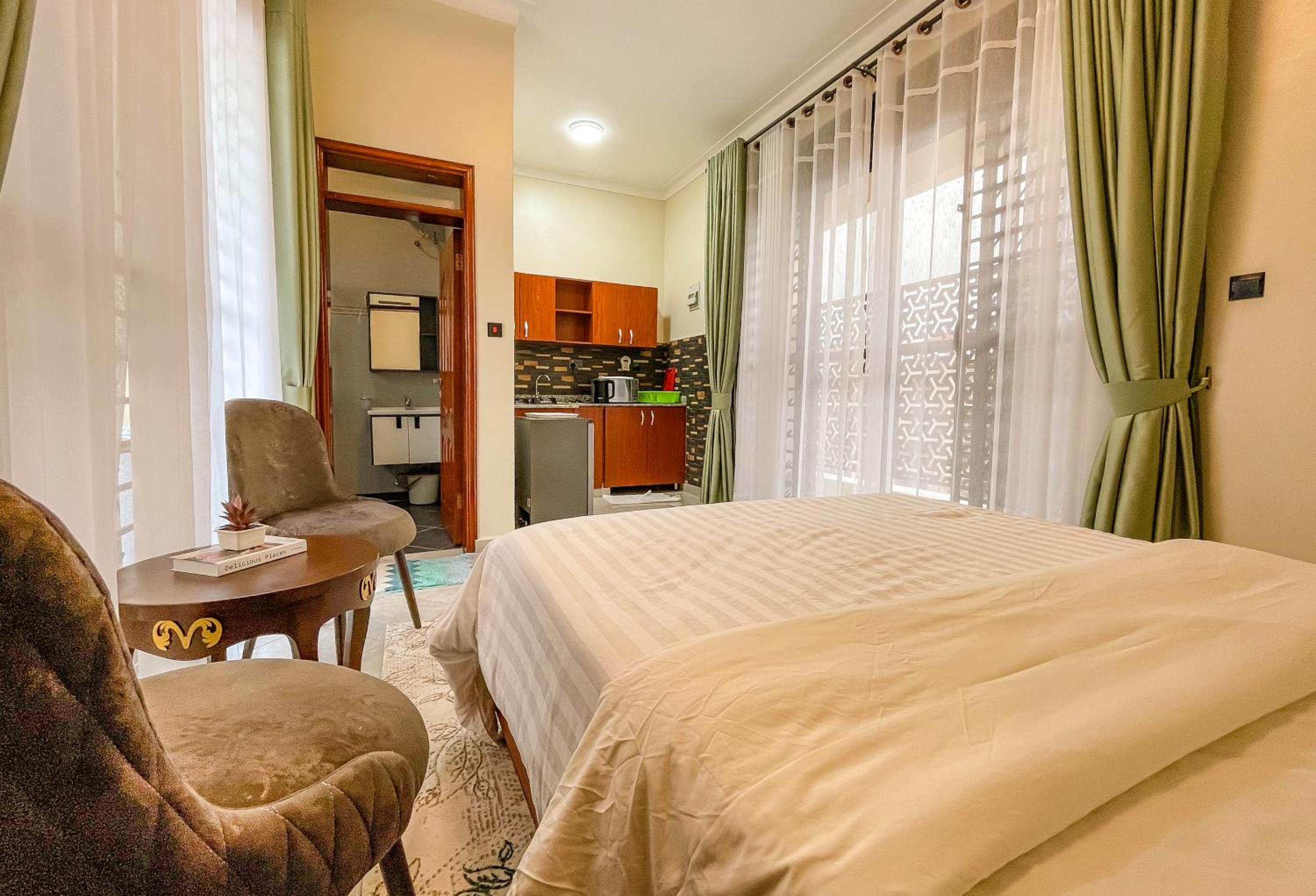 ELEGANT STUDIO APARTMENTS in MUNYONYO