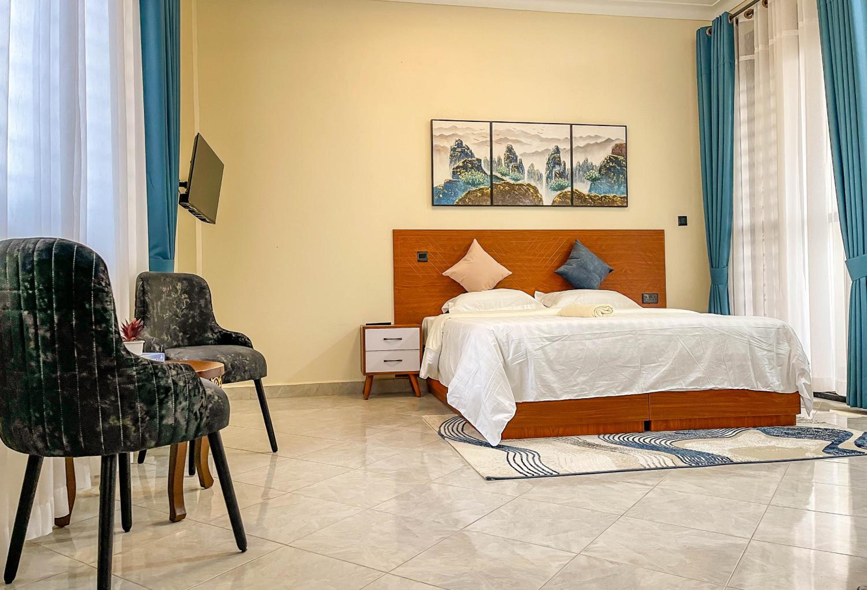 ELEGANT STUDIO APARTMENTS in MUNYONYO