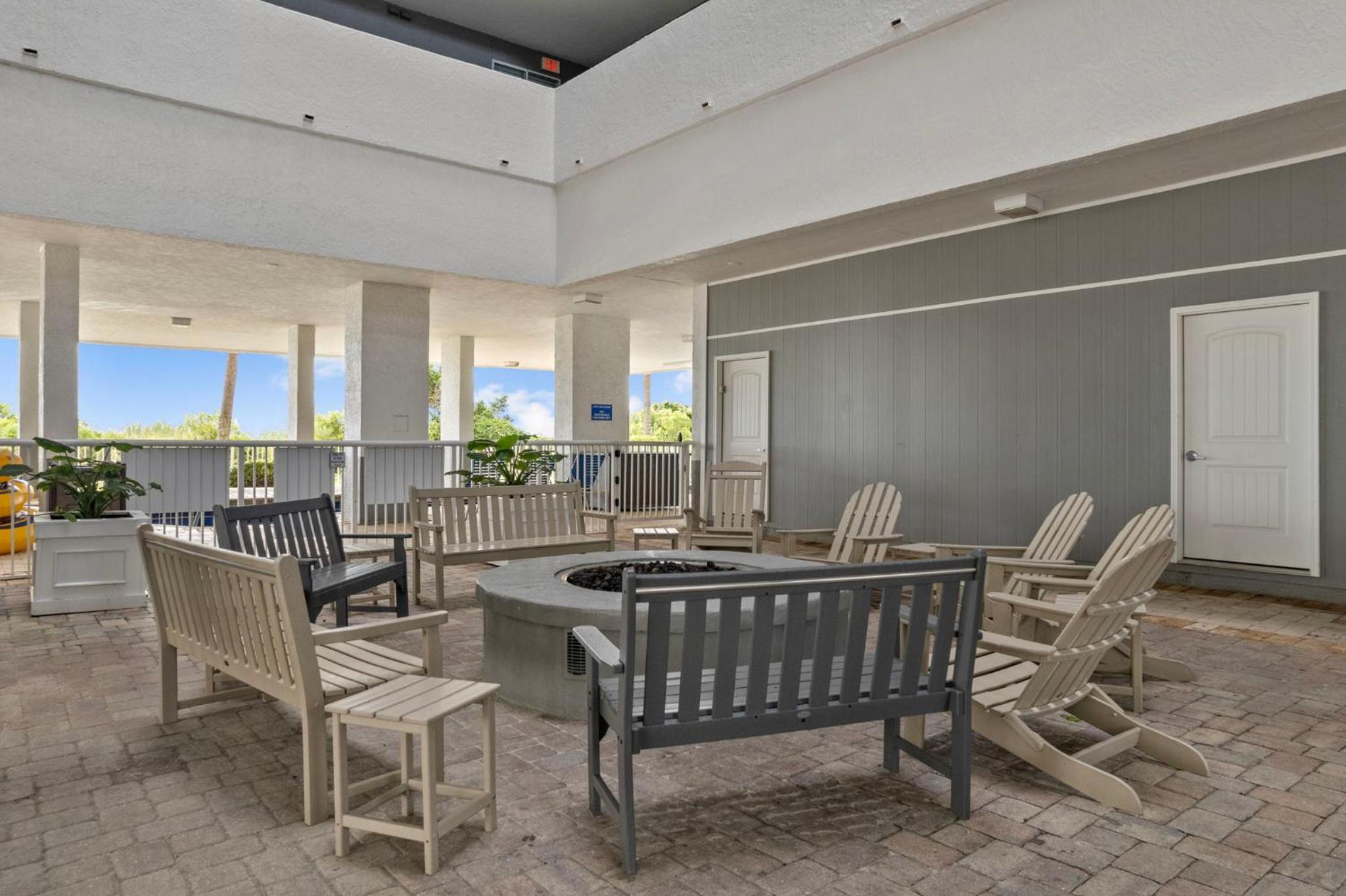Seaglass Escape- Oceanfront Lazy River 5 Beds