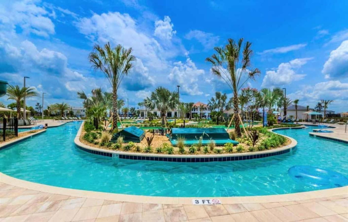 Spectacular 2 bedroom apartment in spectacular Storey Lake community Next to Disney!