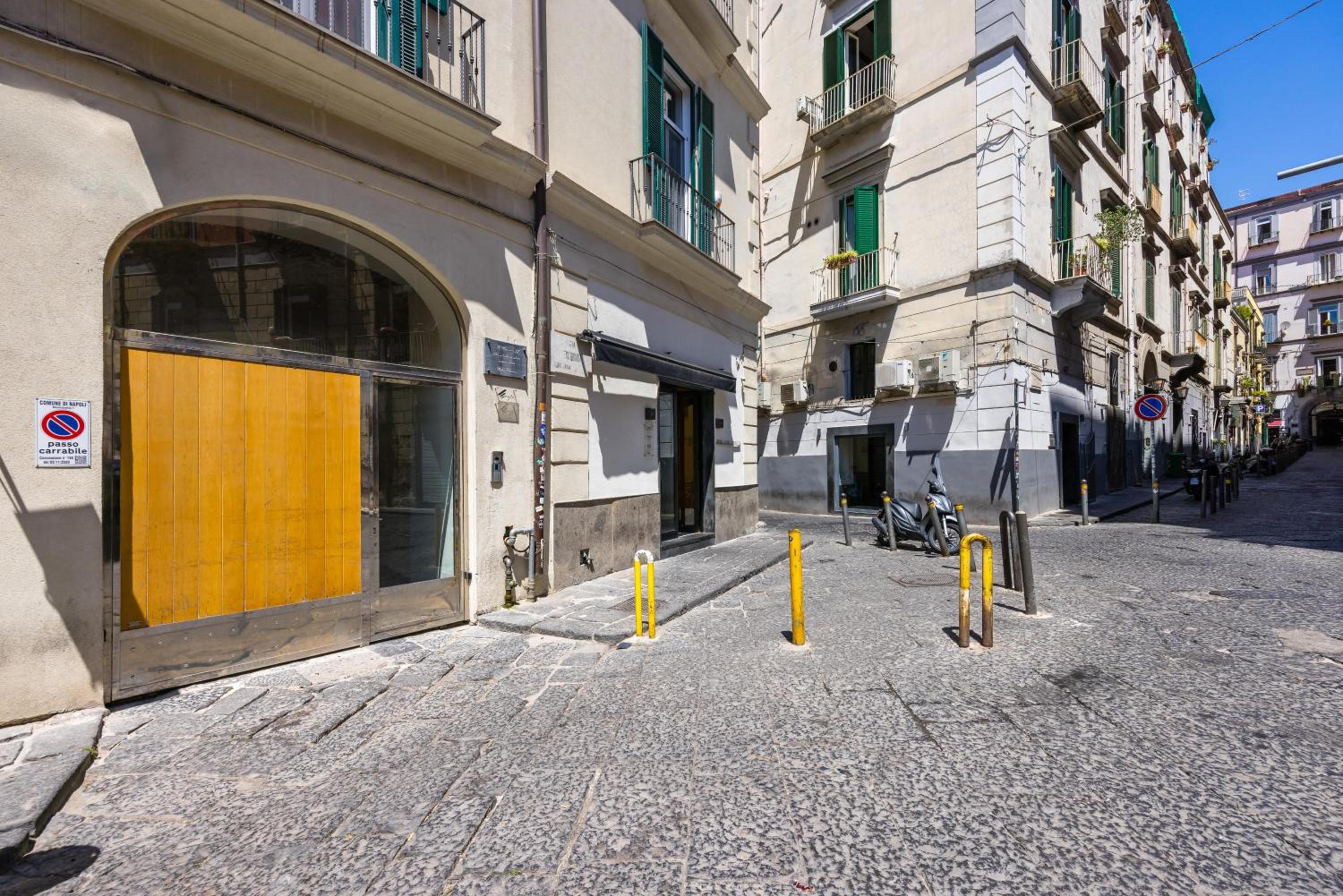 Bisicool boutique apartment by NapoliApartments