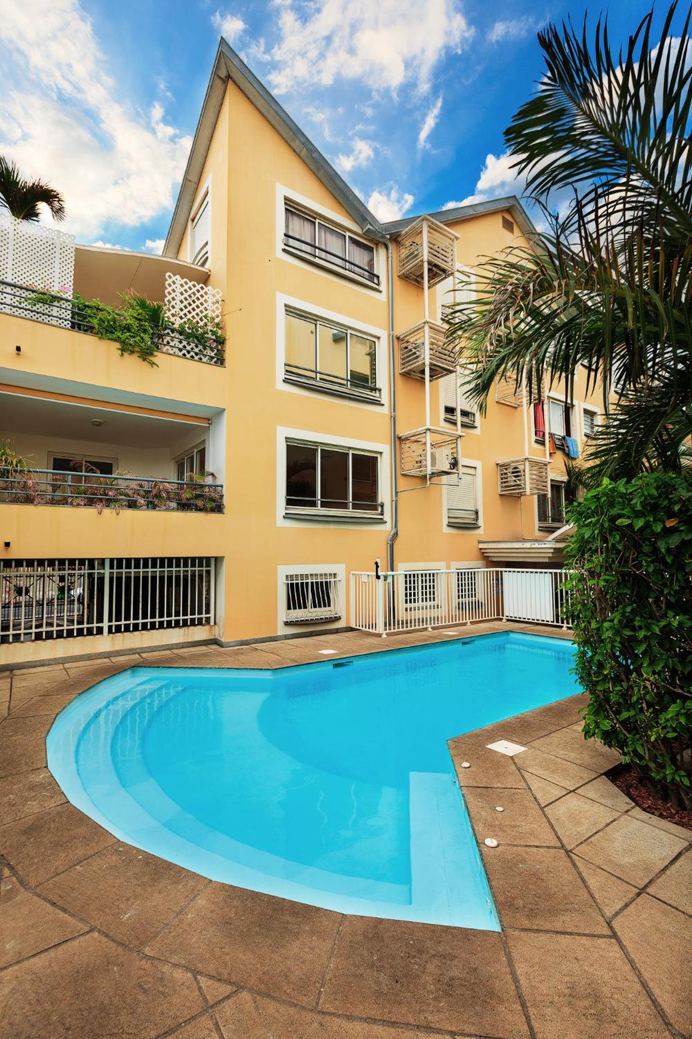 JADE - Appt 2 chb - 4 personnes - à 200 m du lagon de Saint-Pierre - Résidence avec belle piscine et parking privé - sur le front de mer et à 2 pas du cent