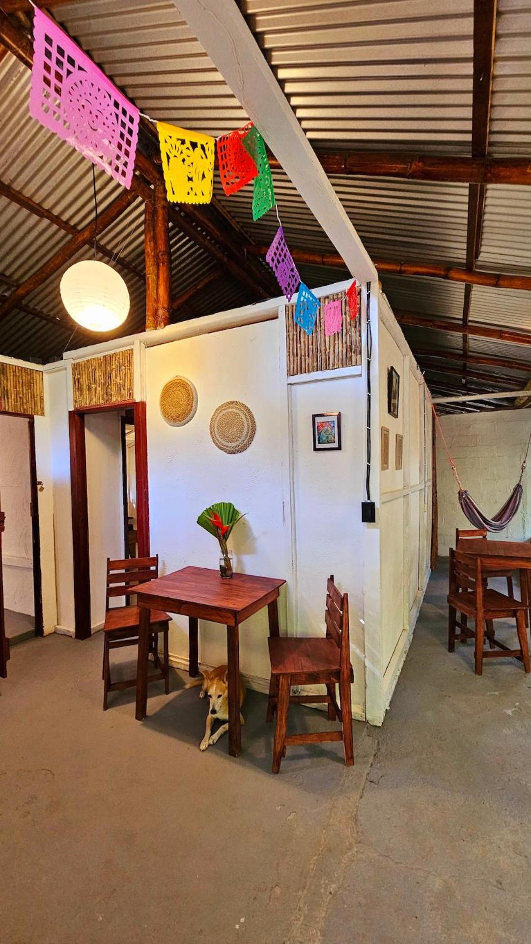 Cuarto Luna - Casa Oropopo