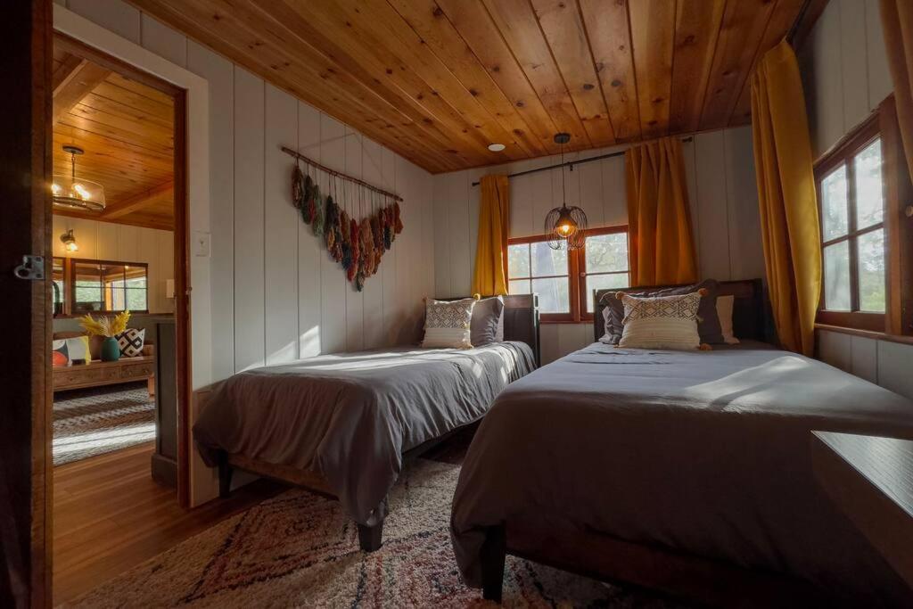 Dancing Pines Cabin view 5
