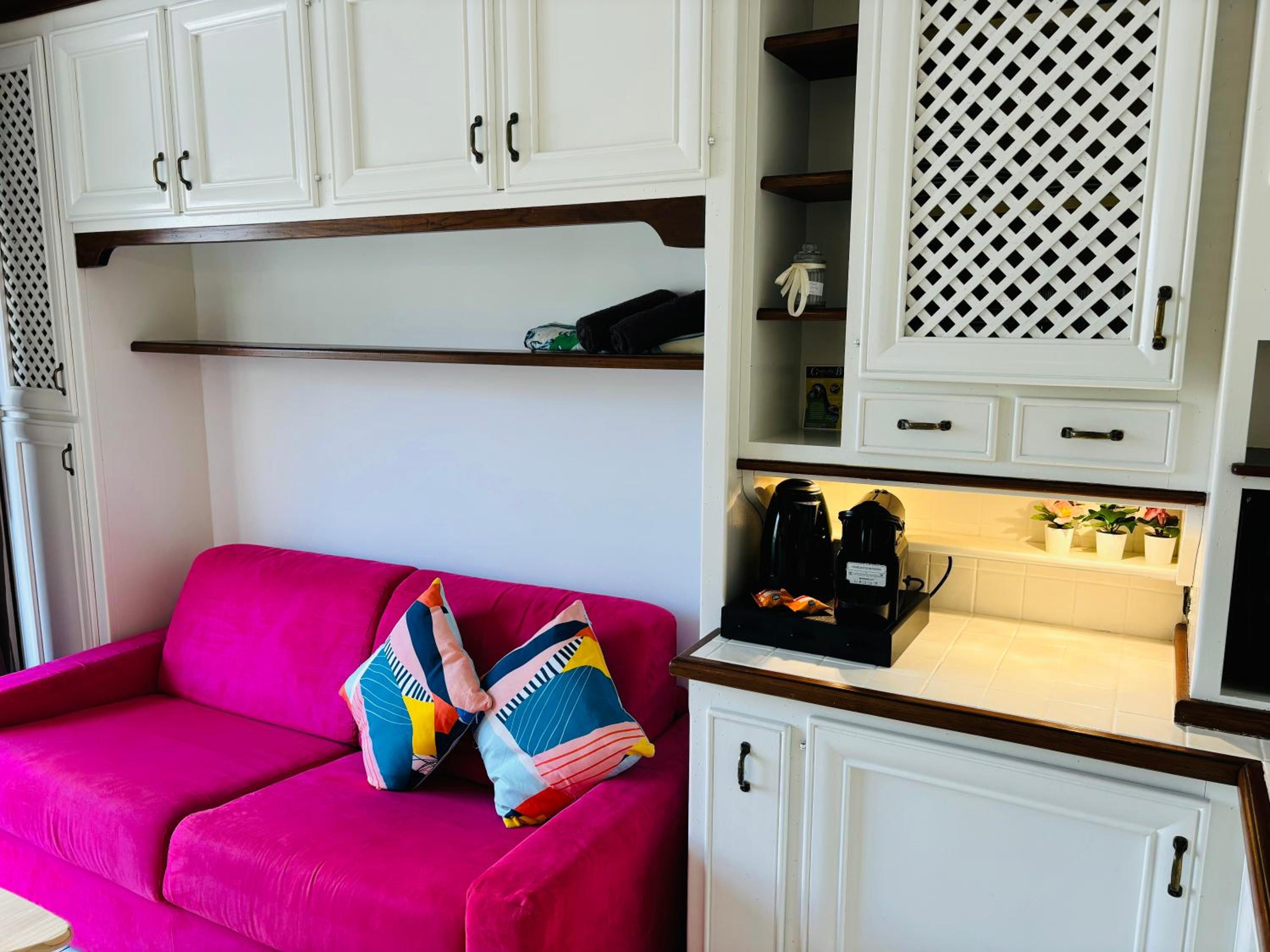 Studio Palais des Arts terrasse cosy parking prive 150m plage clim wifi