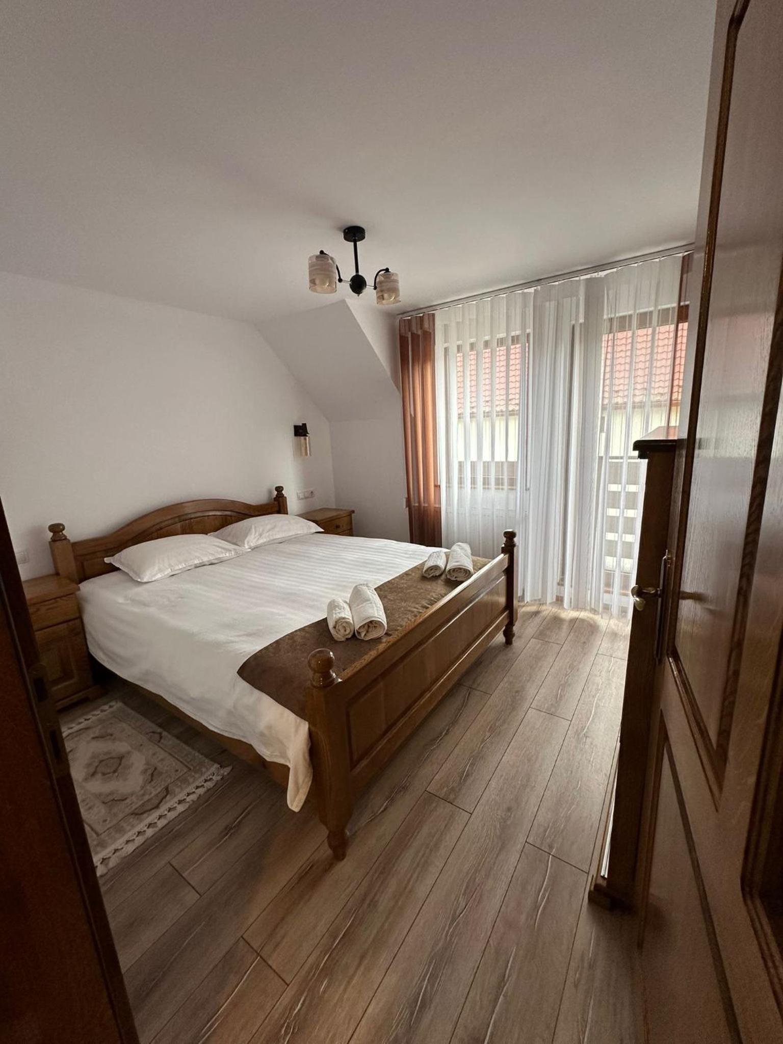 Casa Dacului view 3