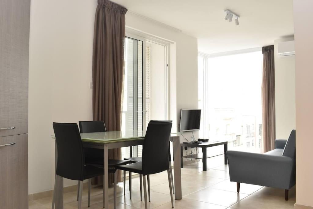 New apt by SF HOMES - Close to the beach photo 3