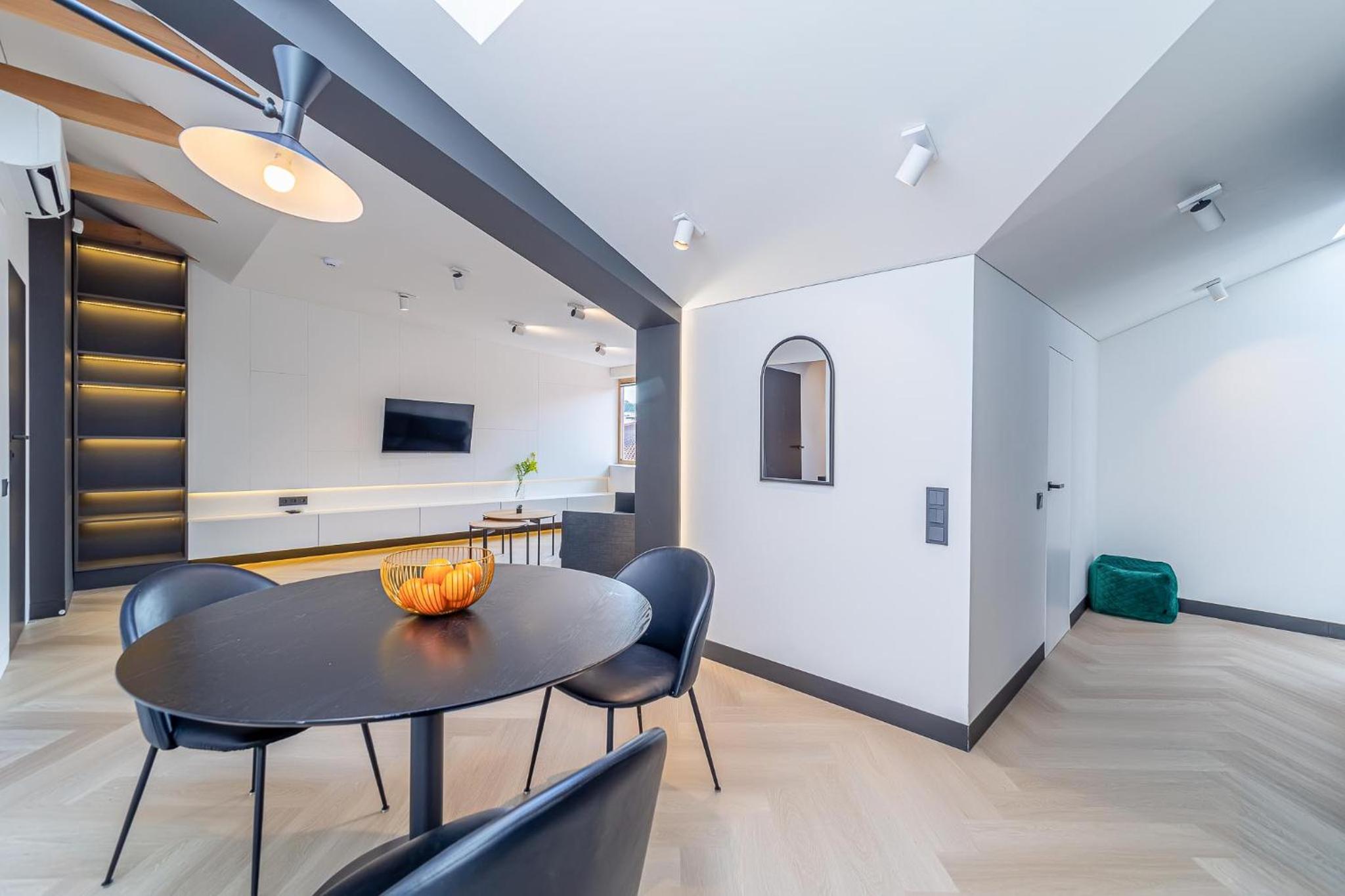 Serenade Old Town apartment with AC view 2