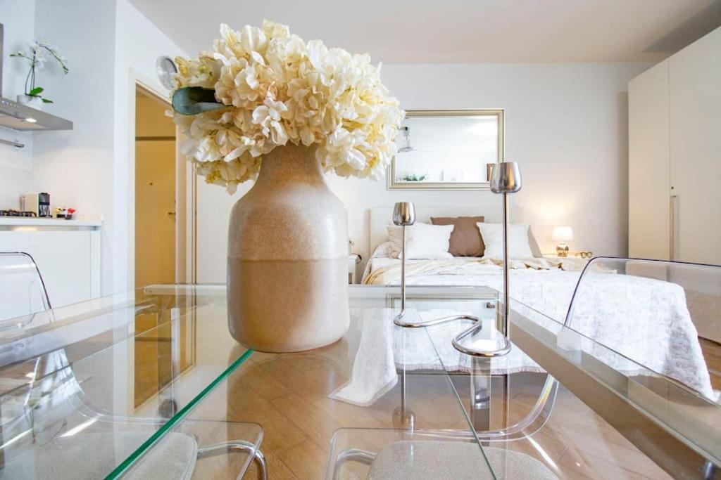 Pisa AirPort-Train Station AC Free Parking photo 4