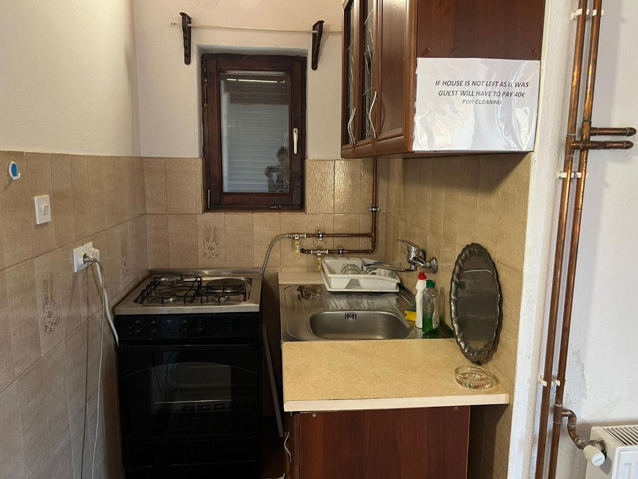 Weekend house & apartments Dubrave