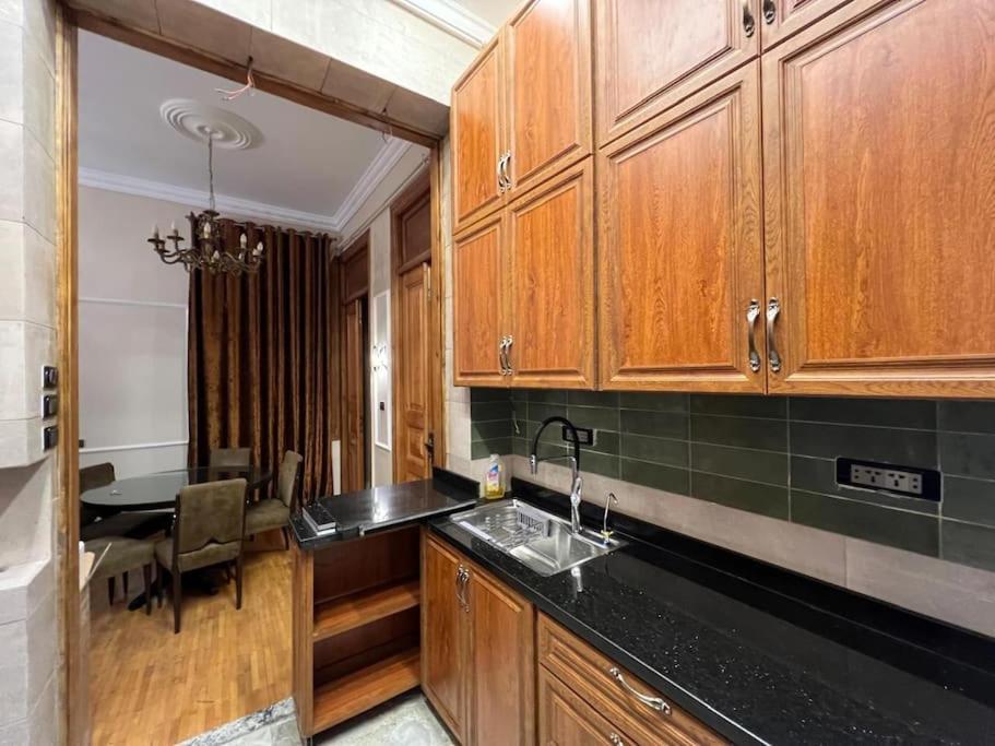 2BR apartment in Downtown, no electricity cut