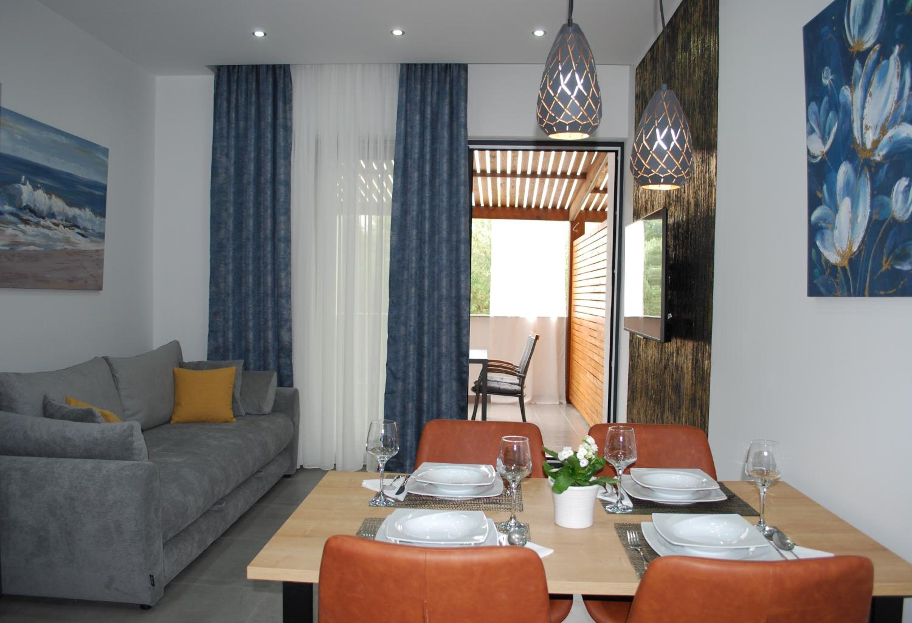 Hollywood apartment