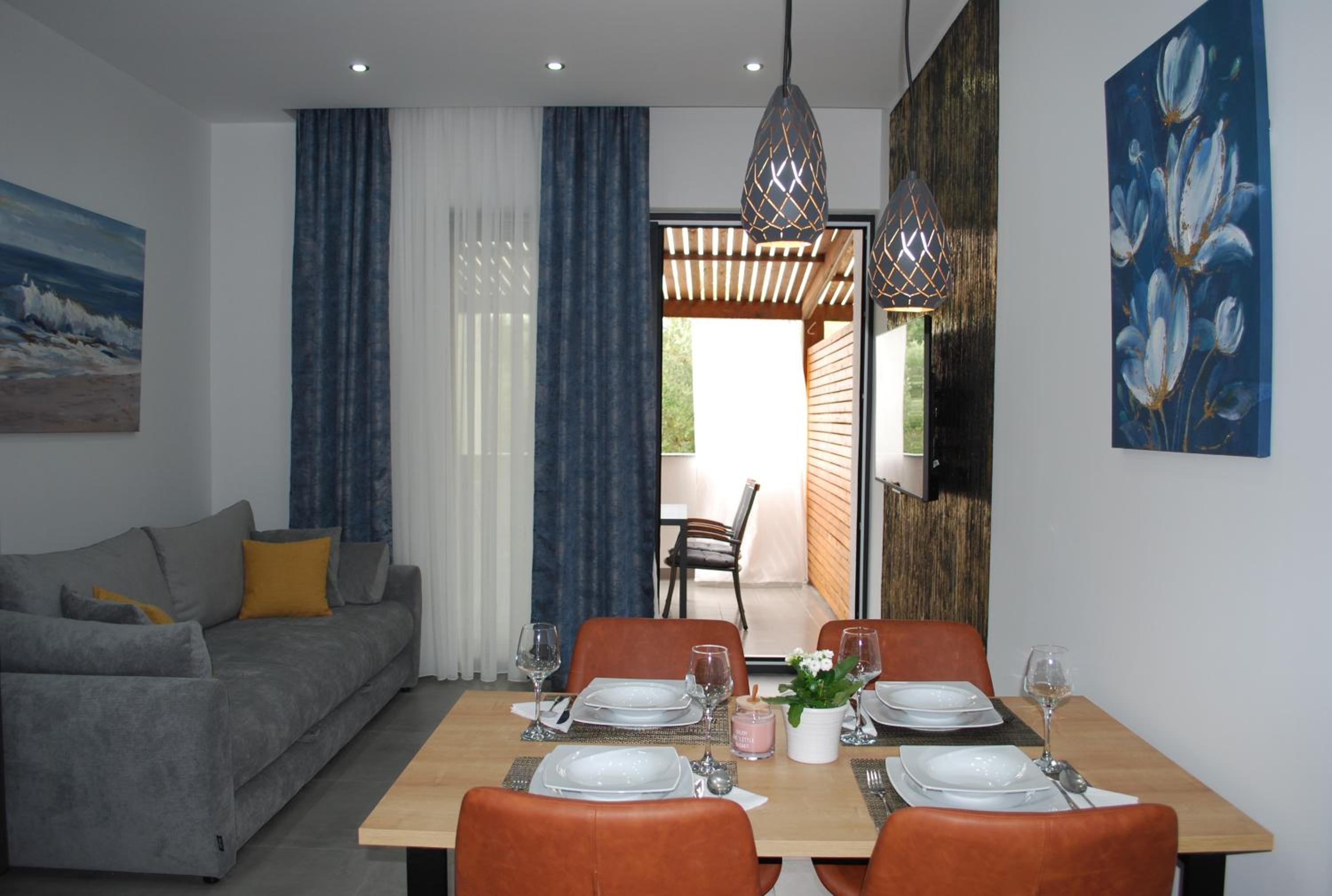Hollywood apartment