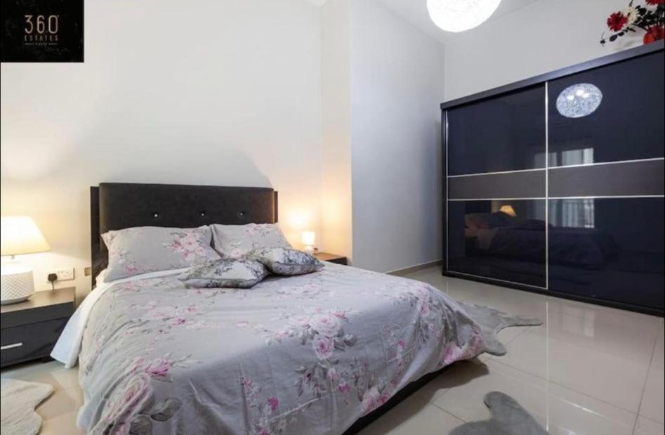 Stunning 2 Bedroom Apt in St Julians photo 2