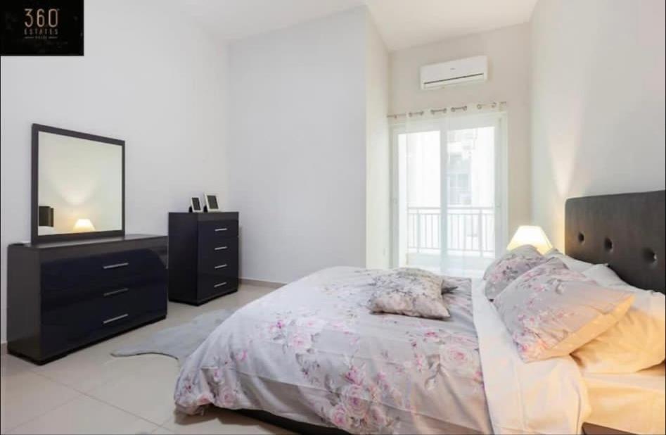 Stunning 2 Bedroom Apt in St Julians photo 3