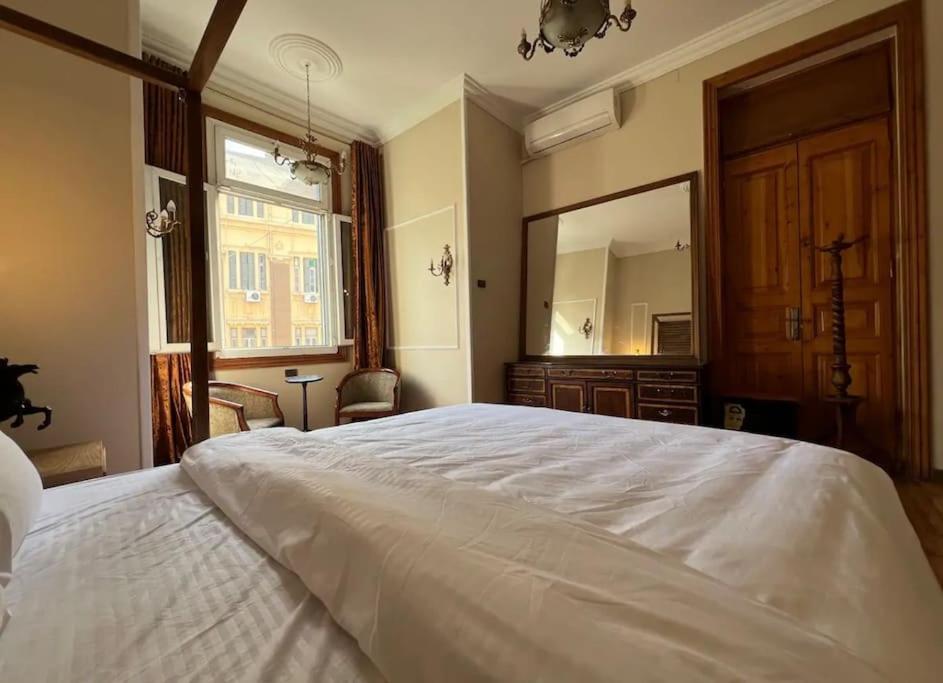 Classic 1BD with balcony, no electricity cut