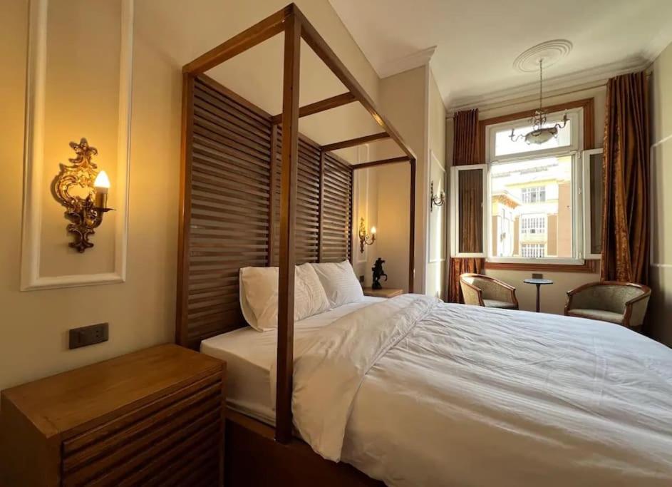 Classic 1BD with balcony, no electricity cut