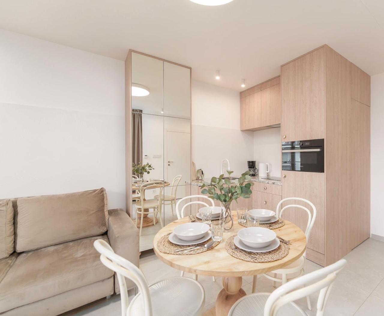 Rewal - 4 Person - Premium Baltic Apartment with SPA access