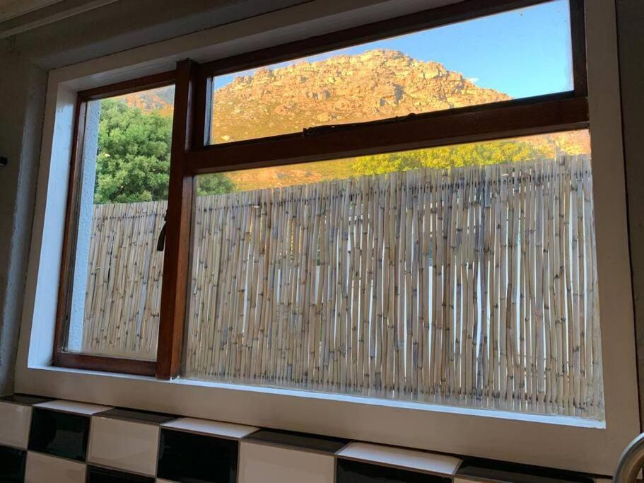Mons Pes in Lakeside view 3