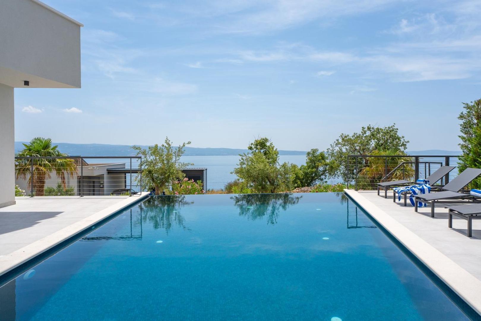Villa Apolina 4 en-suite bedrooms, sea views view 2