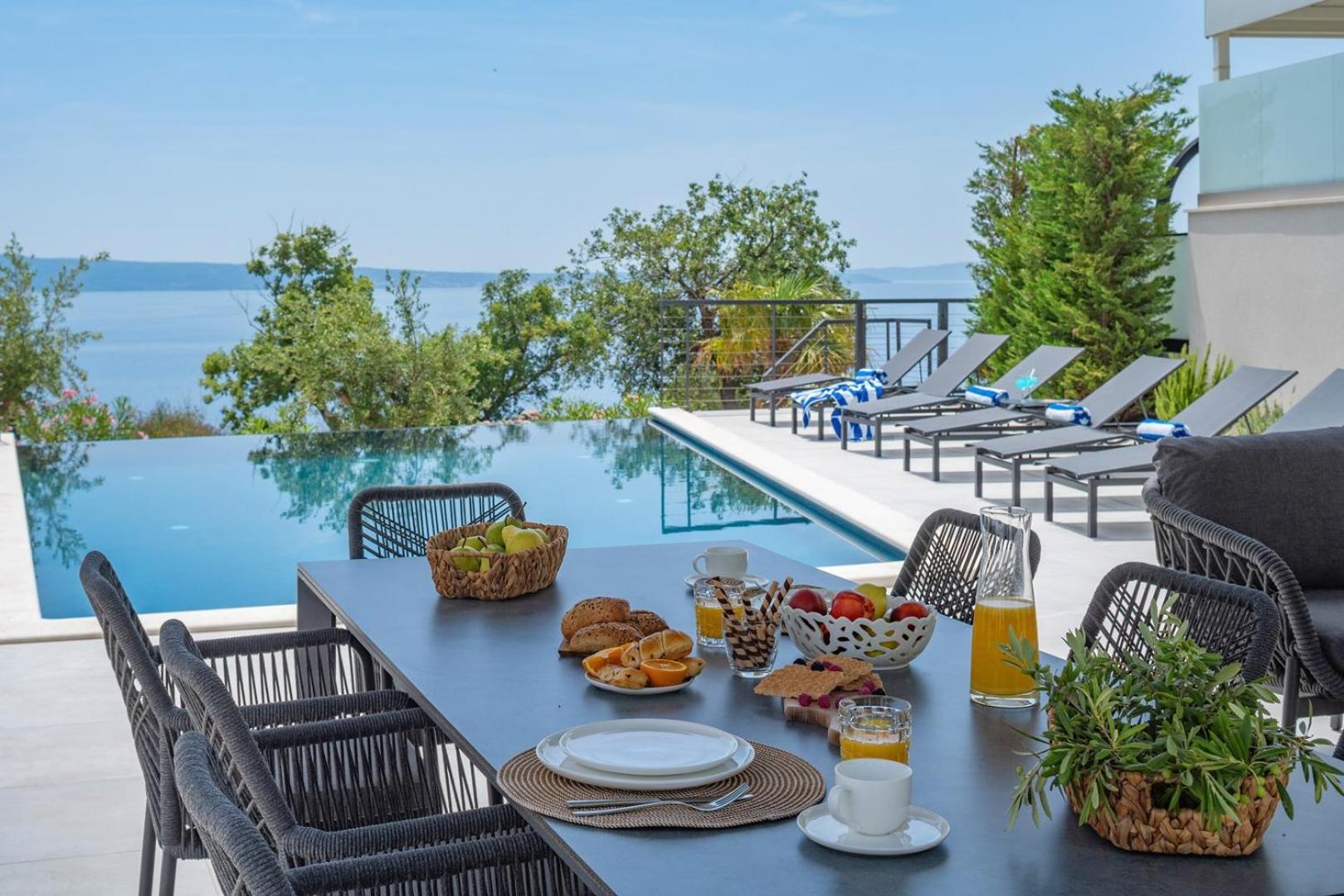 Villa Apolina 4 en-suite bedrooms, sea views view 3