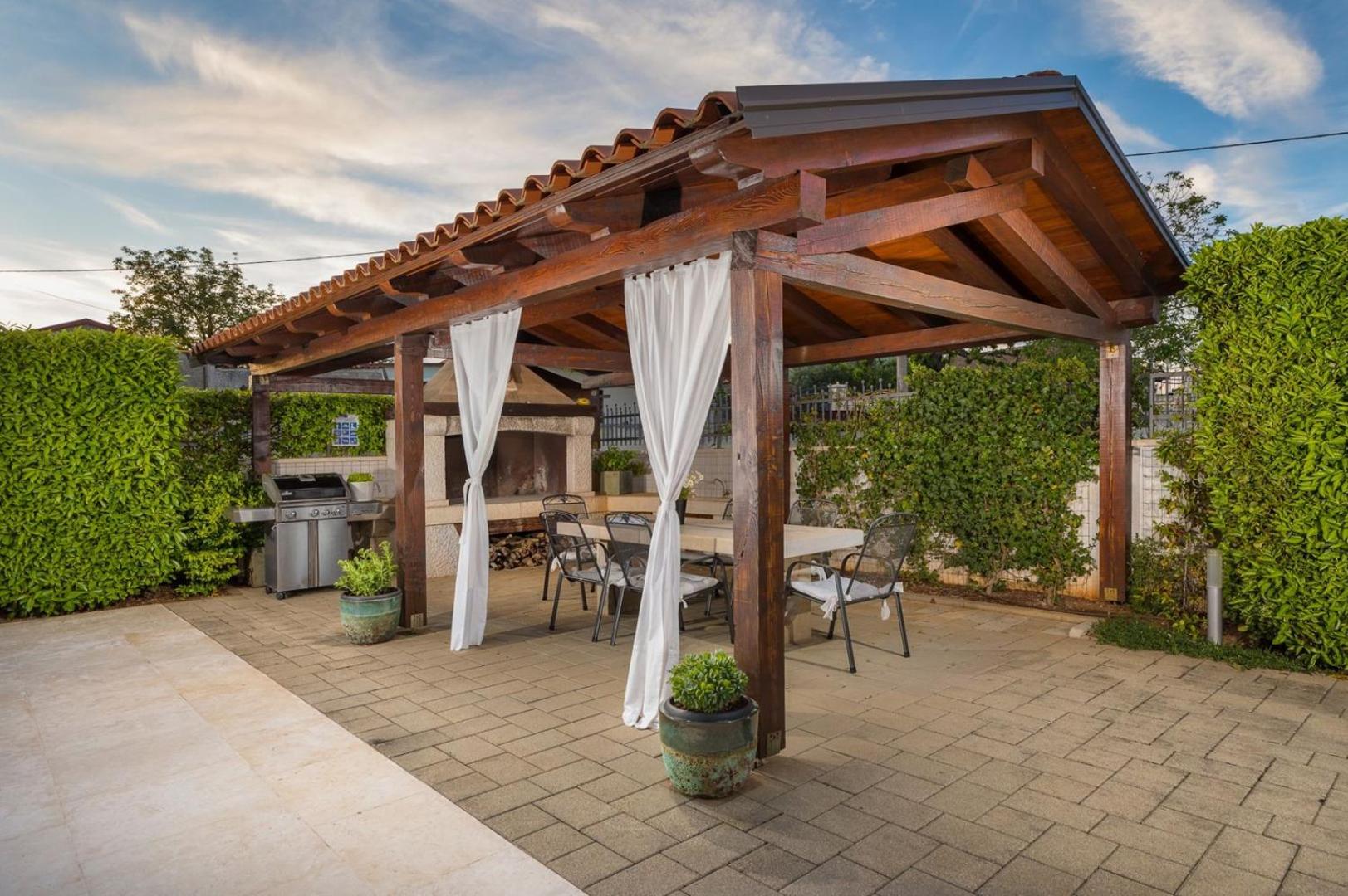 Villa Anastasia by Villsy - with private pool, foosball and pikado